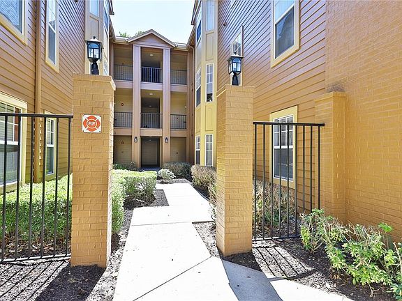 2nd image of 409 Summit Ridge Pl APT 111