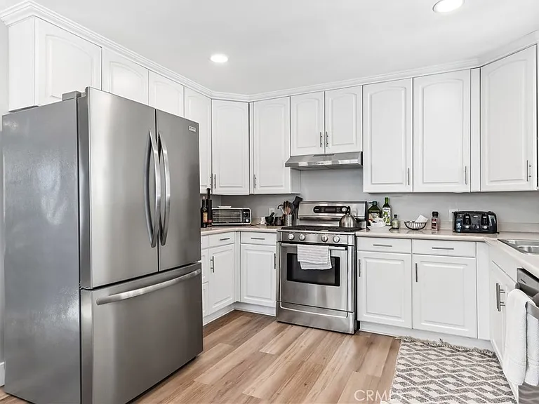 21235 Lopez St — Photo 4