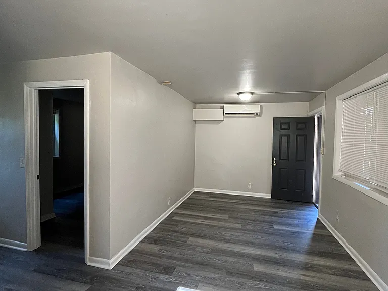 Eli Apartments — Photo 6