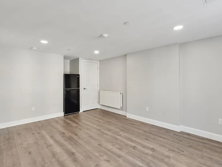 610 Congress St #8 — Photo 6