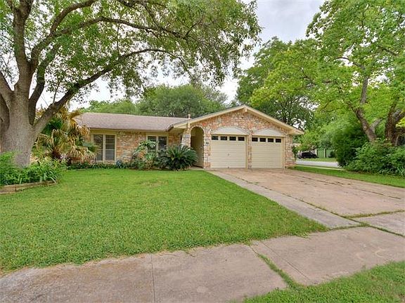 2nd image of 10204 Oak Hollow Dr