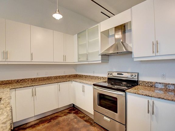 5th image of 180 NE 4th Ave APT 207
