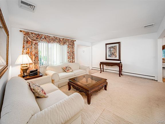 3rd image of 14 Beech Court