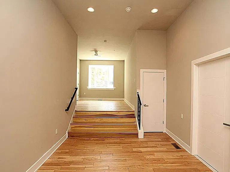Newly Construction Apartment Brewerytown — Photo 2
