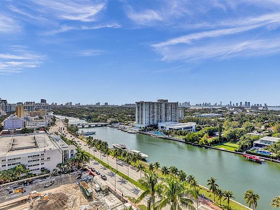 4th image of 4401 Collins Ave #1610/1612