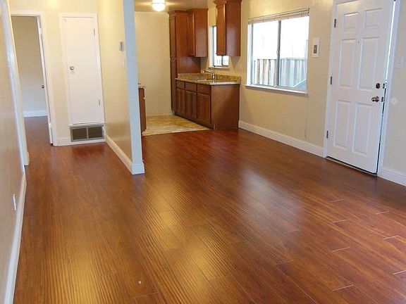 2nd image of 230 Roosevelt Ave APT 1