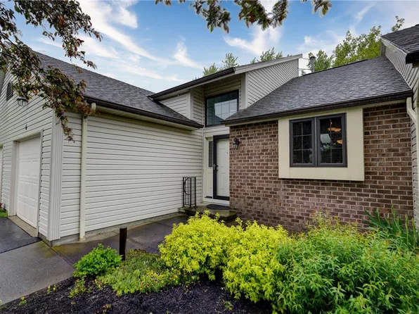 6 Daisy Ln, North Chili, NY 14514