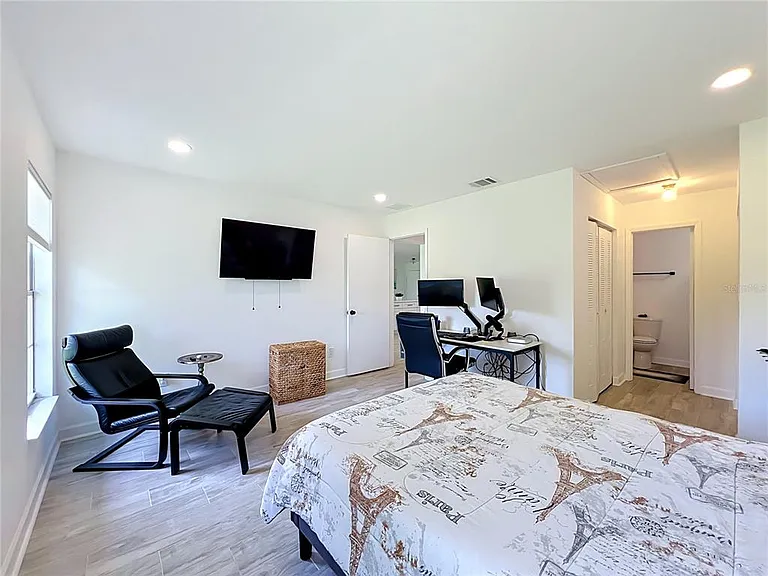 5501 Memorial Dr — Photo 40