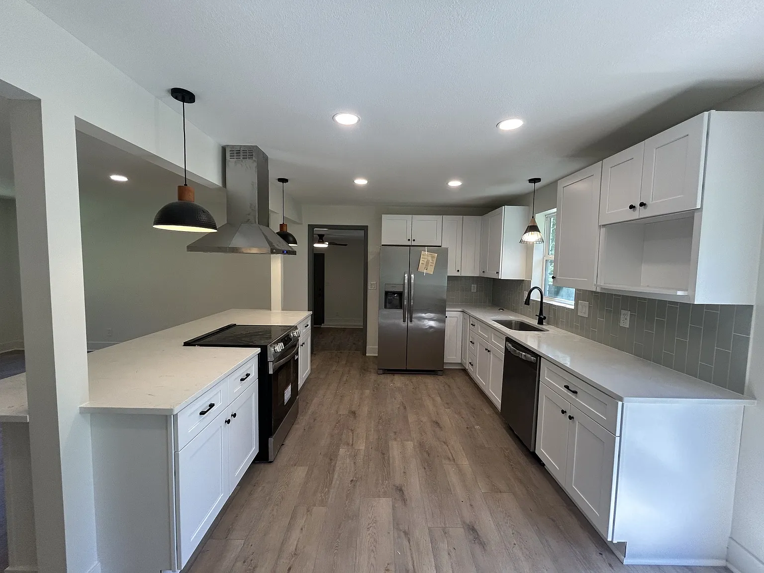 3 bed, 2000 sqft, $1,900 — Photo 4