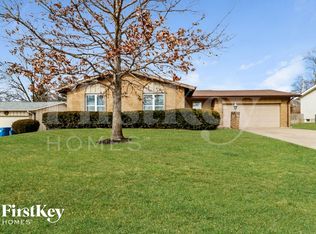 1013 Concordia Ln, Saint Charles, MO 63301