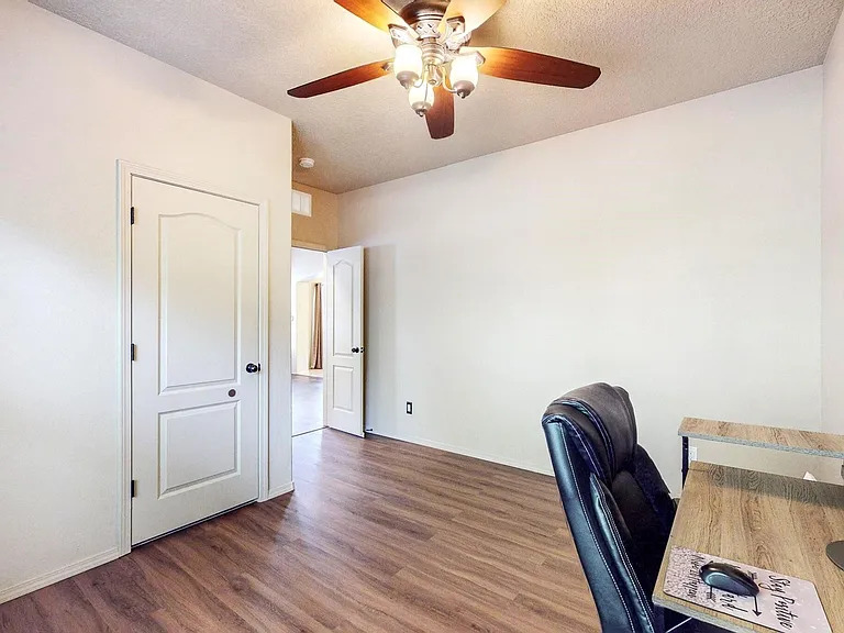 5700 Strand Loop SE — Photo 14