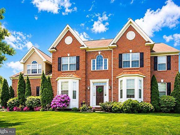 2nd image of 3002 Summer Meadow Dr