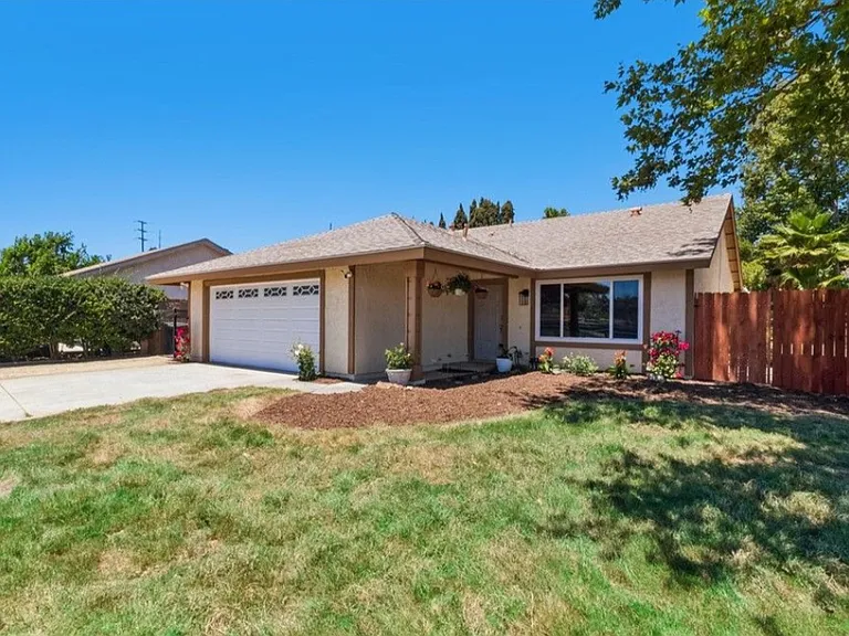 29860 Mira Loma Dr — Photo 1