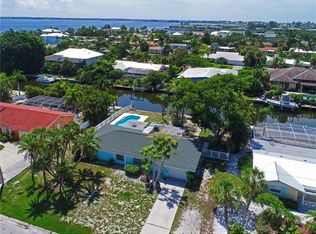 612 Concord Ln, Holmes Beach, FL 34217