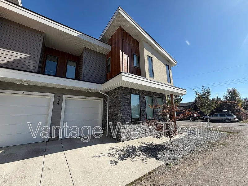 3 bed, 2.5 bath, 1245 sqft, $2,995 — Photo 2