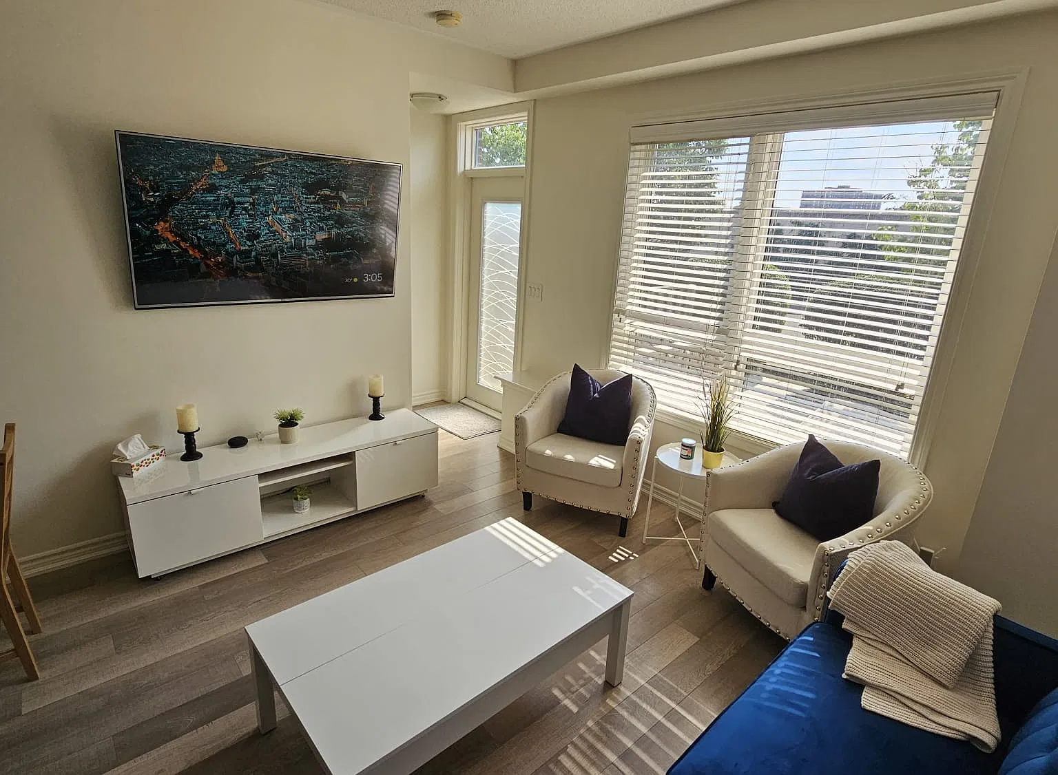 2 bed, 1.5 bath, 1000 sqft, $3,350 — Photo 2