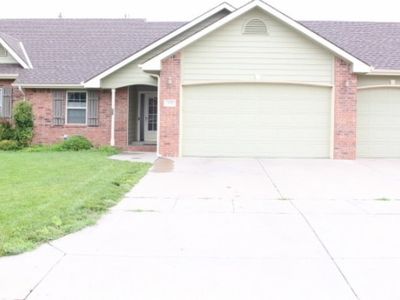 908 S James Ct, Maize, KS, 67101