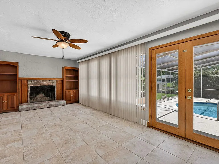 1627 Canal Ct — Photo 13