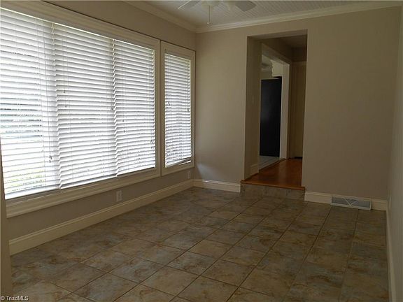 4th image of 195 Glen Echo Trl