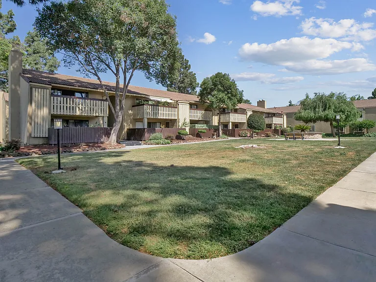 Summerwood Apartments — Photo 61