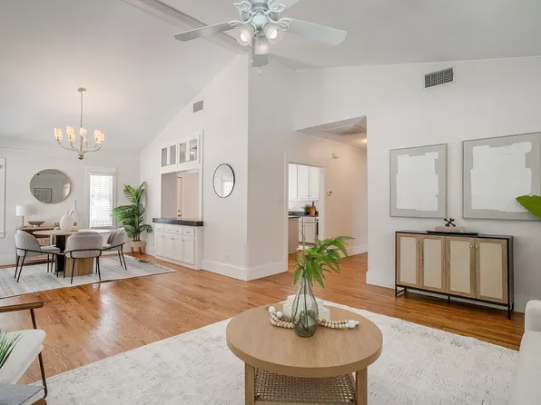 2700 College Ave, Fort Worth, TX 76110