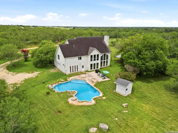 1208 ODaniel School Rd, Seguin, TX 78155