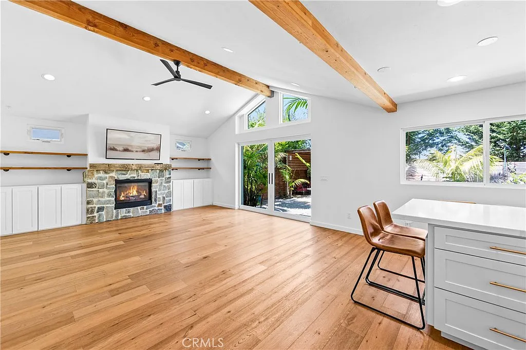 5 bed, 2076 sqft, $7,500 — Photo 4