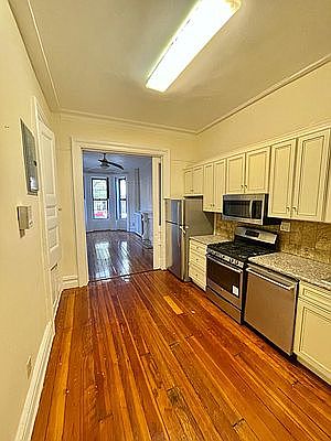 2nd image of 254 6th Ave #1