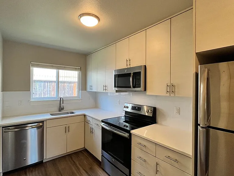 3610 SE 15th Ave — Photo 10