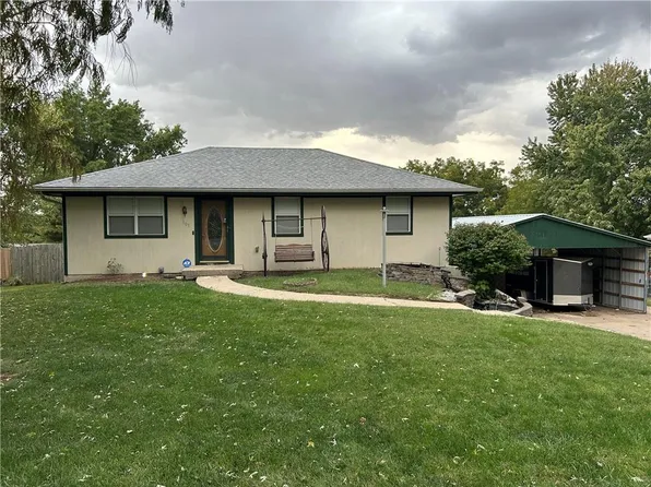 105 Aller Ave, Edgerton, MO 64444