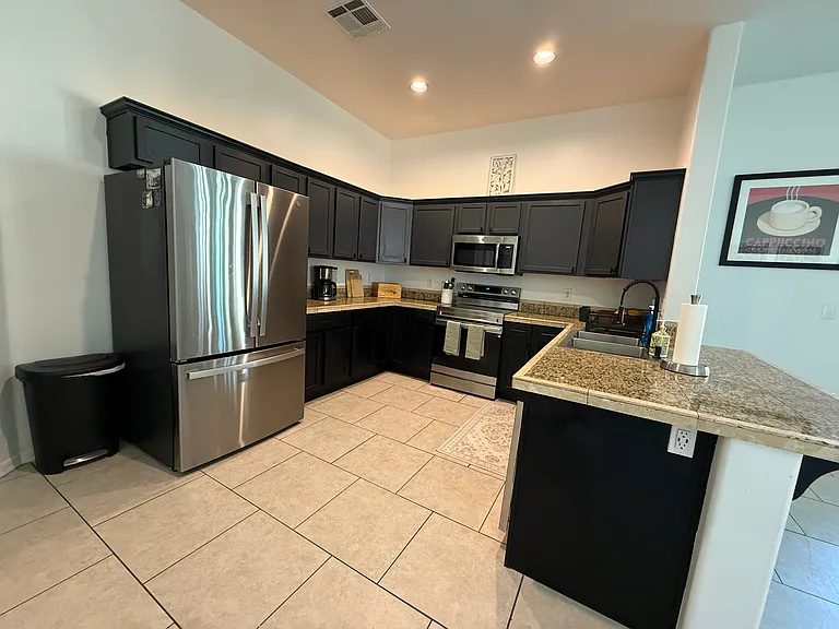 1554 E Kings Ct — Photo 8