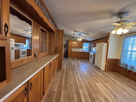 4th image of 369 Station Rd