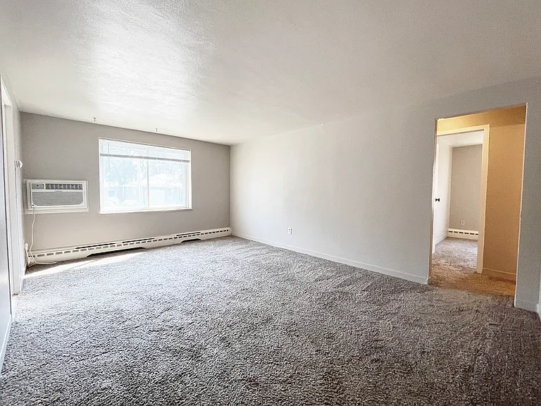 Knollcrest Apartments — Photo 21
