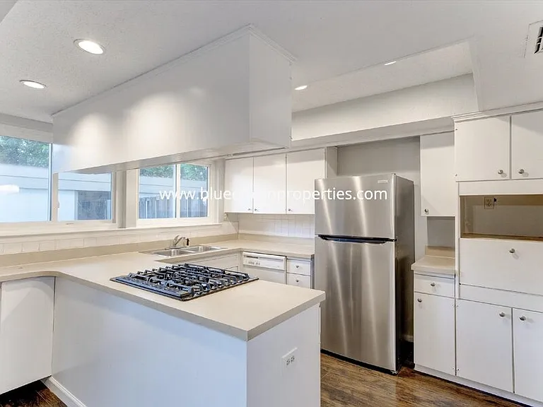462 Westview Ter — Photo 12
