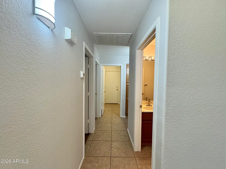 2302 E Edna Ave — Photo 23