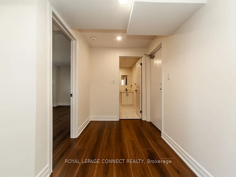 2412 Moonlight Cres #BASEMENT — Photo 9