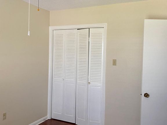 3rd image of 3701 Bunkerhill Dr