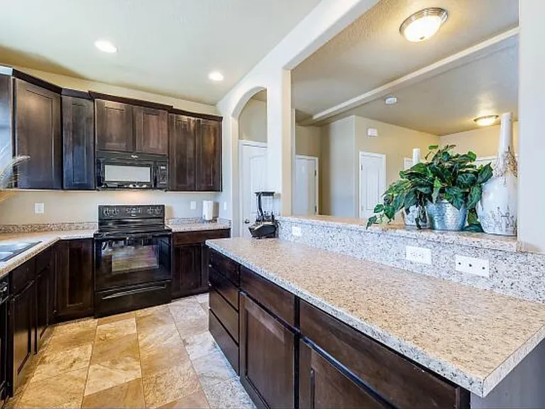 1587 W Kingsbarn Way — Photo 22