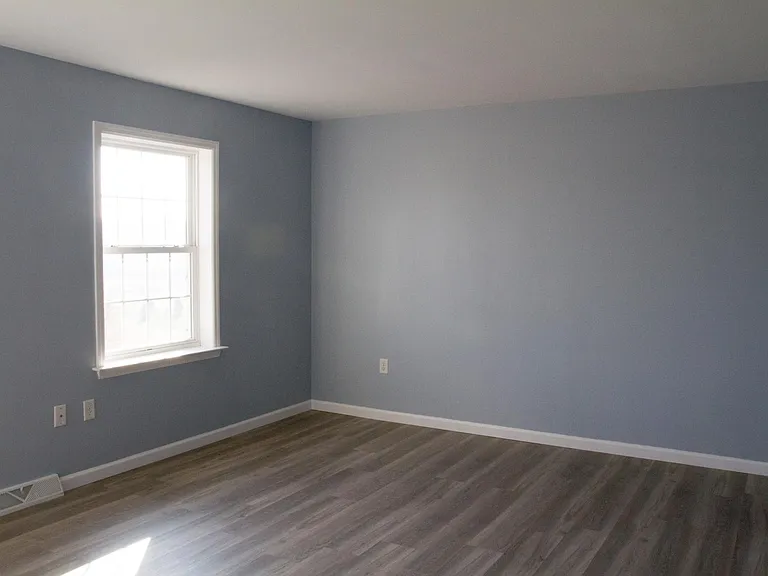 3900 Sheppard Dr — Photo 15