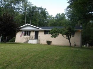 424 Park Rd, Dingmans Ferry, PA 18328
