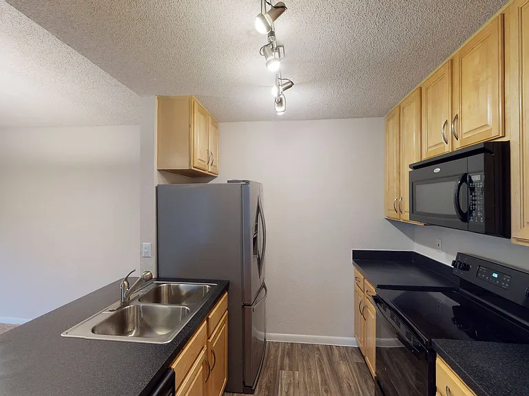 Altamira Place Apartment Homes — Photo 148