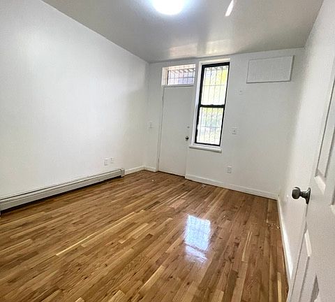 2nd image of 124 15th St APT 1