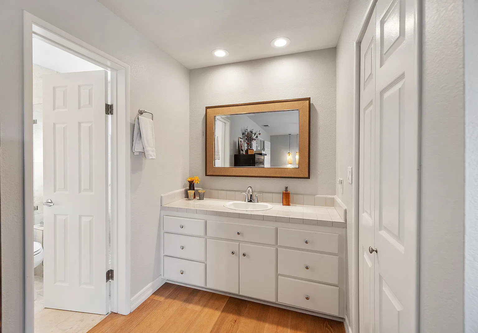 4 bed, 2256 sqft, $6,000 — Photo 3