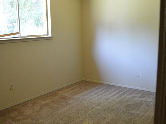 4th image of 4022 Bayliss Ave