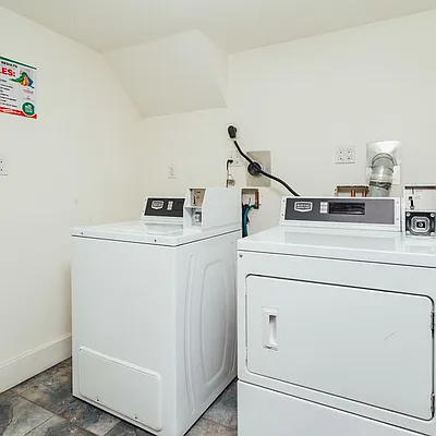 Rented by Nooklyn NYC LLC | media 39