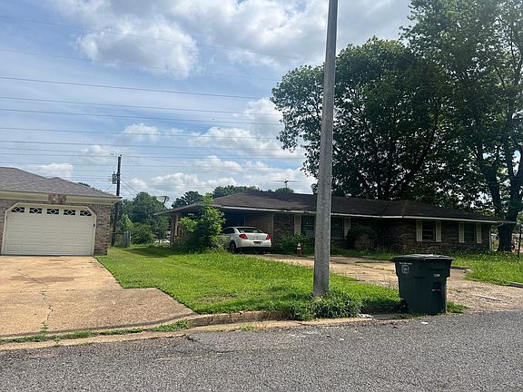 3rd image of 1358 Ryanwood Ave