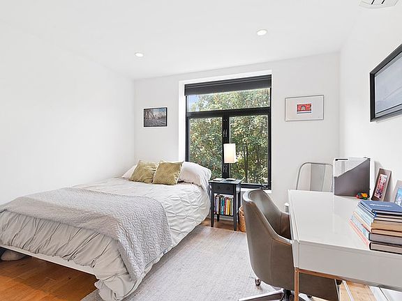 4th image of 318 20th St APT 3A