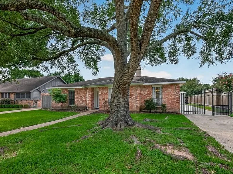 1519 Hitherfield Dr — Photo 15