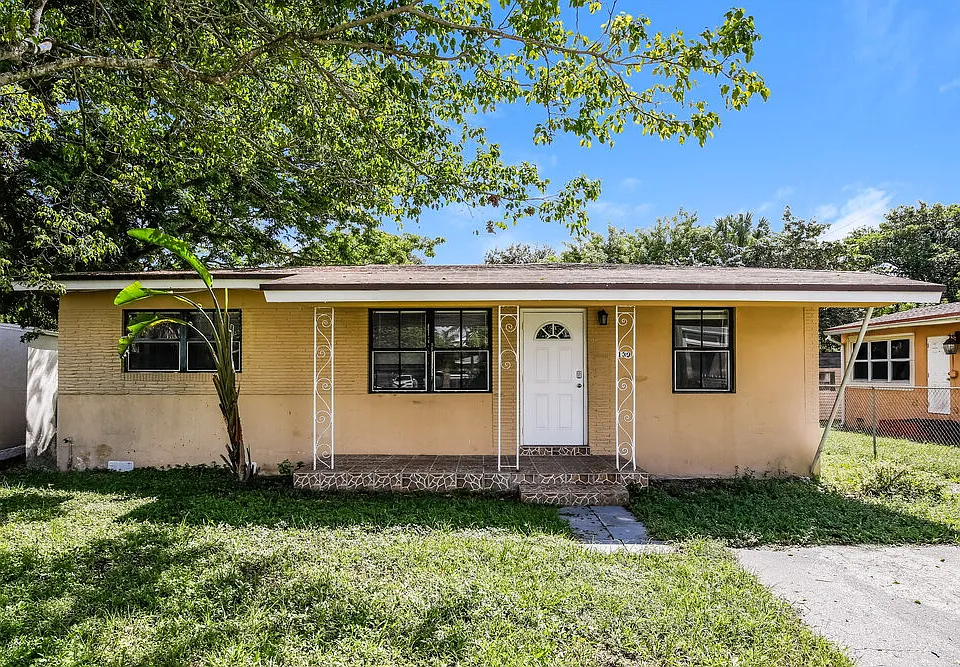 130 NW 13th Ave