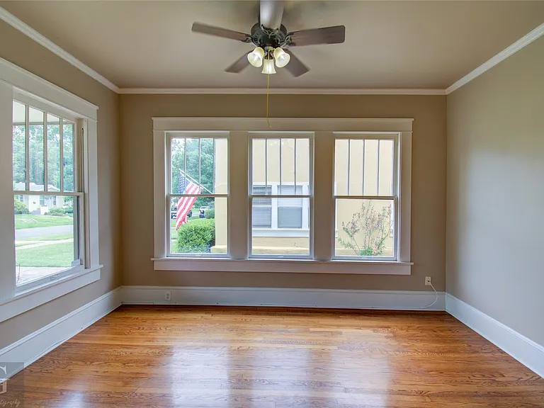 443 Gladstone Blvd — Photo 6